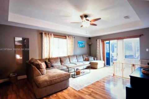 Casa en venta en Homestead, Florida, 3 dormitorios, 241.82 m2 № 2033444 - foto 10