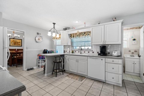 House in Daytona Beach, Florida 2 bedrooms, 142.14 sq.m. № 1524310 - photo 21