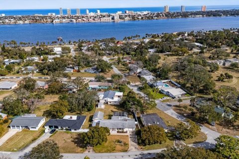 House in Daytona Beach, Florida 2 bedrooms, 142.14 sq.m. № 1524310 - photo 6