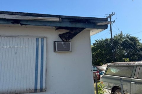 Villa ou maison à vendre à Davie, Floride: 3 chambres, 107.49 m2 № 1973837 - photo 2