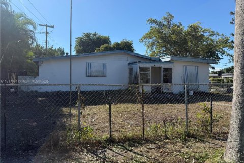 Villa ou maison à vendre à Davie, Floride: 3 chambres, 107.49 m2 № 1973837 - photo 1