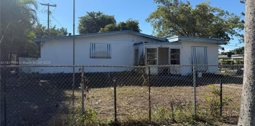 Villa ou maison à Davie, Floride 3 chambres, 107.49 m2 № 1973837