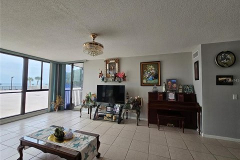 Apartment in Saint Petersburg, Florida 2 bedrooms, 119.84 sq.m. № 1908892 - photo 5