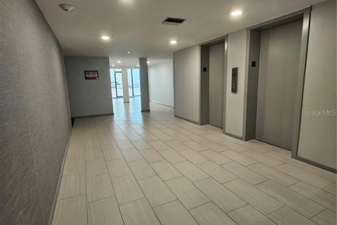 Apartment in Saint Petersburg, Florida 2 bedrooms, 119.84 sq.m. № 1908892 - photo 2