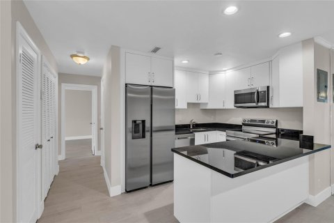 Condo in Fort Lauderdale, Florida, 2 bedrooms  № 2191224