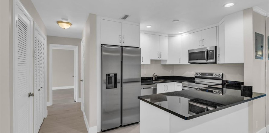 Condo in Fort Lauderdale, Florida, 2 bedrooms  № 2191224