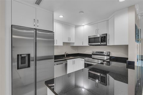 Condo in Fort Lauderdale, Florida, 2 bedrooms  № 2191224 - photo 3