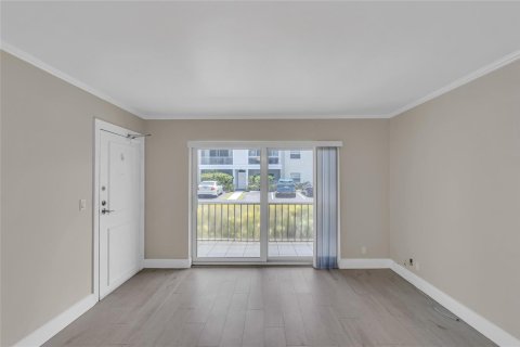 Condo in Fort Lauderdale, Florida, 2 bedrooms  № 2191224 - photo 11