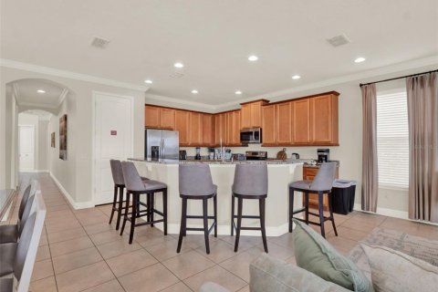 Casa en venta en Kissimmee, Florida, 5 dormitorios, 309.18 m2 № 1907002 - foto 10