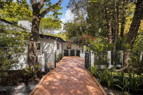 Купить виллу или дом в Майами, Флорида 4 спальни, 218.6м2, № 2048659 - фото 27