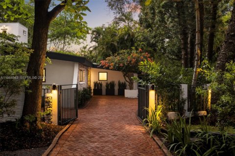 Купить виллу или дом в Майами, Флорида 4 спальни, 218.6м2, № 2048659 - фото 24