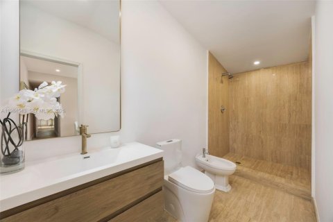 Купить виллу или дом в Майами, Флорида 4 спальни, 218.6м2, № 2048659 - фото 12
