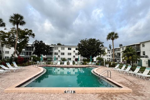 Condominio en venta en Bradenton, Florida, 1 dormitorio, 53.51 m2 № 2145070 - foto 21