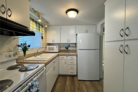Condominio en venta en Bradenton, Florida, 1 dormitorio, 53.51 m2 № 2145070 - foto 4