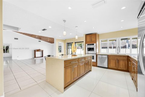 Casa en venta en Lauderhill, Florida, 5 dormitorios, 267.28 m2 № 1975280 - foto 30