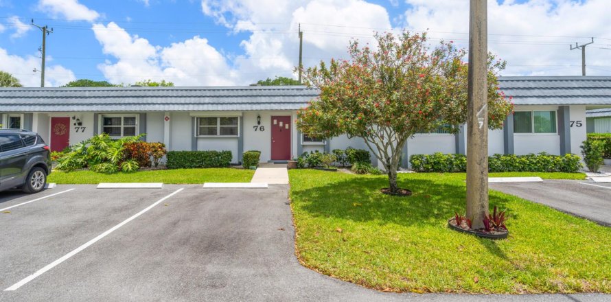 Condominio en West Palm Beach, Florida, 2 dormitorios  № 2191094