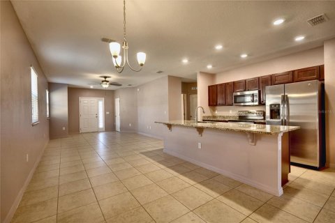 House in Kissimmee, Florida 3 bedrooms, 121.05 sq.m. № 2399145 - photo 5