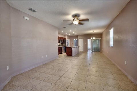 House in Kissimmee, Florida 3 bedrooms, 121.05 sq.m. № 2399145 - photo 4