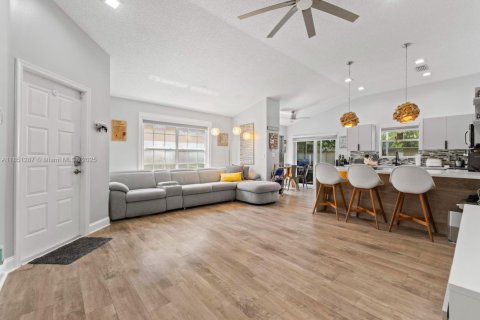 Villa ou maison à vendre à Pembroke Pines, Floride: 3 chambres, 117.24 m2 № 2019188 - photo 27
