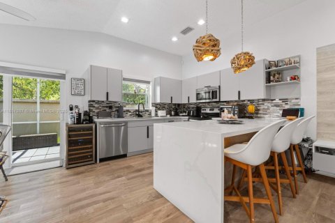 Villa ou maison à vendre à Pembroke Pines, Floride: 3 chambres, 117.24 m2 № 2019188 - photo 24