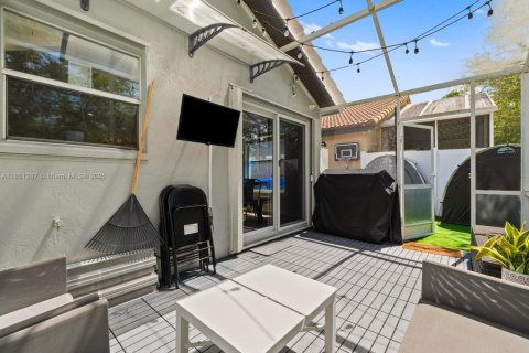 Villa ou maison à vendre à Pembroke Pines, Floride: 3 chambres, 117.24 m2 № 2019188 - photo 19