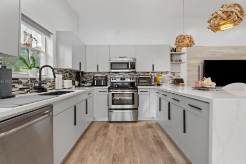 Villa ou maison à Pembroke Pines, Floride 3 chambres, 117.24 m2 № 2019188