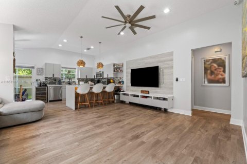 Villa ou maison à vendre à Pembroke Pines, Floride: 3 chambres, 117.24 m2 № 2019188 - photo 28