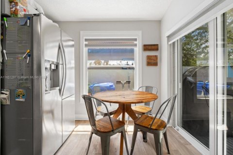 Villa ou maison à vendre à Pembroke Pines, Floride: 3 chambres, 117.24 m2 № 2019188 - photo 21