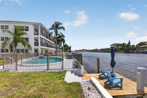 Condo in Pompano Beach, Florida, 1 bedroom  № 2077545 - photo 21
