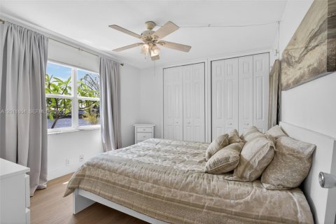 Condo in Pompano Beach, Florida, 1 bedroom  № 2077545 - photo 16