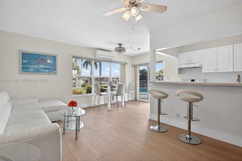 Condo in Pompano Beach, Florida, 1 bedroom  № 2077545 - photo 6