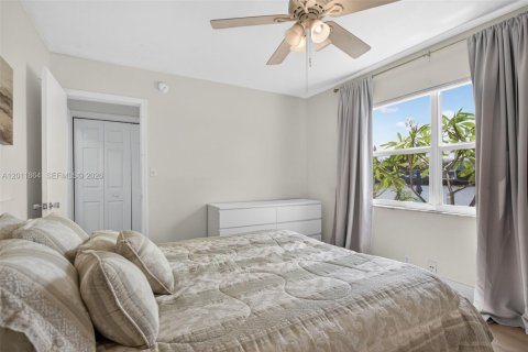 Condo in Pompano Beach, Florida, 1 bedroom  № 2077545 - photo 18