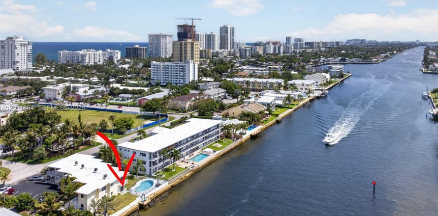 Condo in Pompano Beach, Florida, 1 bedroom  № 2077545