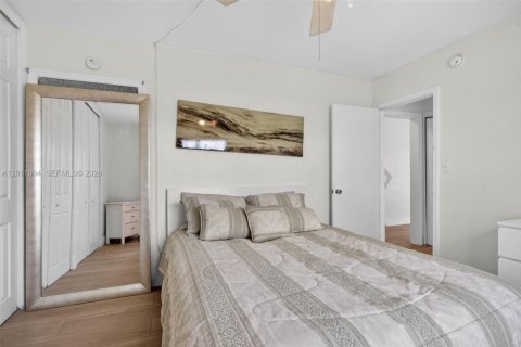 Condo in Pompano Beach, Florida, 1 bedroom  № 2077545 - photo 17