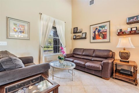 House in Wesley Chapel, Florida 5 bedrooms, 323.11 sq.m. № 1612593 - photo 5