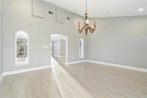 House in Saint Pete Beach, Florida 6 bedrooms, 483.65 sq.m. № 2151703 - photo 26
