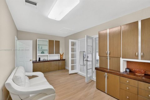 Casa en venta en Miami, Florida, 3 dormitorios, 248.23 m2 № 1976678 - foto 23