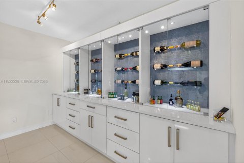 Casa en venta en Miami, Florida, 3 dormitorios, 248.23 m2 № 1976678 - foto 6