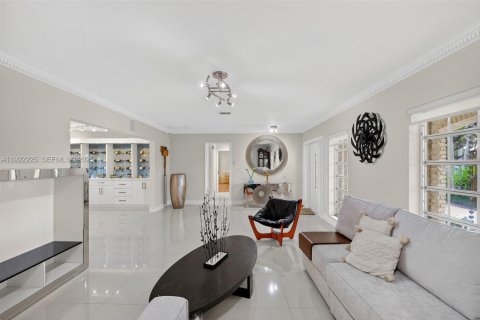 Casa en venta en Miami, Florida, 3 dormitorios, 248.23 m2 № 1976678 - foto 10