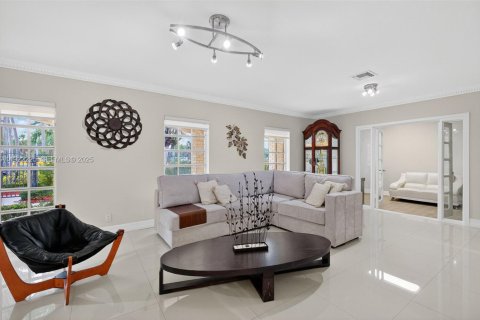 Casa en venta en Miami, Florida, 3 dormitorios, 248.23 m2 № 1976678 - foto 11