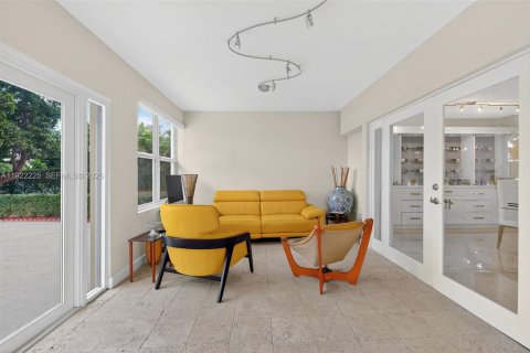 Casa en venta en Miami, Florida, 3 dormitorios, 248.23 m2 № 1976678 - foto 19