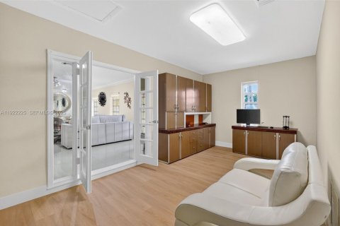 Casa en venta en Miami, Florida, 3 dormitorios, 248.23 m2 № 1976678 - foto 24