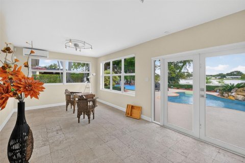 Casa en venta en Miami, Florida, 3 dormitorios, 248.23 m2 № 1976678 - foto 21