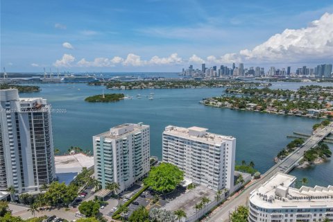 Condominio en venta en Miami Beach, Florida, 1 dormitorio, 88.26 m2 № 1797514 - foto 15