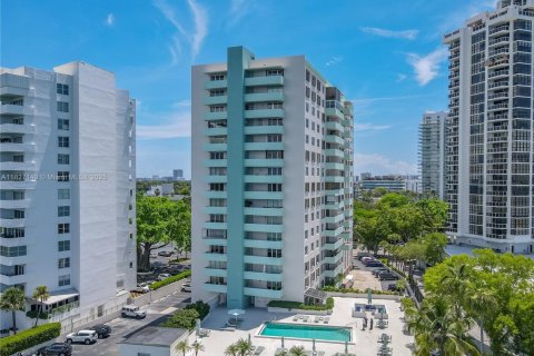 Condominio en venta en Miami Beach, Florida, 1 dormitorio, 88.26 m2 № 1797514 - foto 1