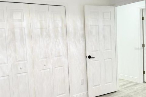 House in Tampa, Florida 4 bedrooms, 134.8 sq.m. № 1882840 - photo 29