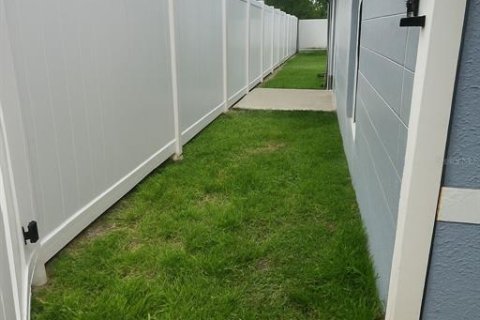 House in Tampa, Florida 4 bedrooms, 134.8 sq.m. № 1882840 - photo 5