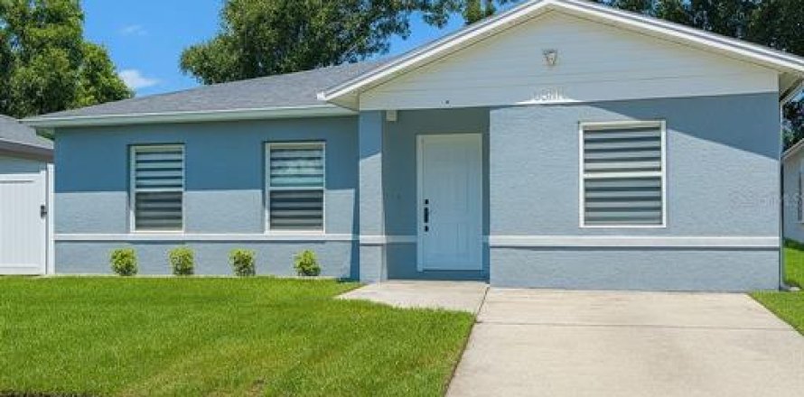 House in Tampa, Florida 4 bedrooms, 134.8 sq.m. № 1882840