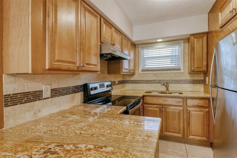Condominio en alquiler en Sarasota, Florida, 2 dormitorios, 85.28 m2 № 1642890 - foto 14