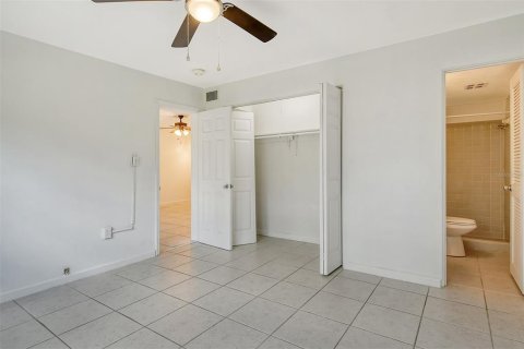 Condominio en alquiler en Sarasota, Florida, 2 dormitorios, 85.28 m2 № 1642890 - foto 18